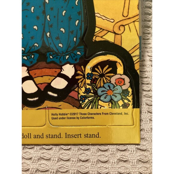 2017 Holly Hobbie Colorforms Classics Dress Up Set Toy Paper Doll with 4 Outfits - Picture 5 of 16